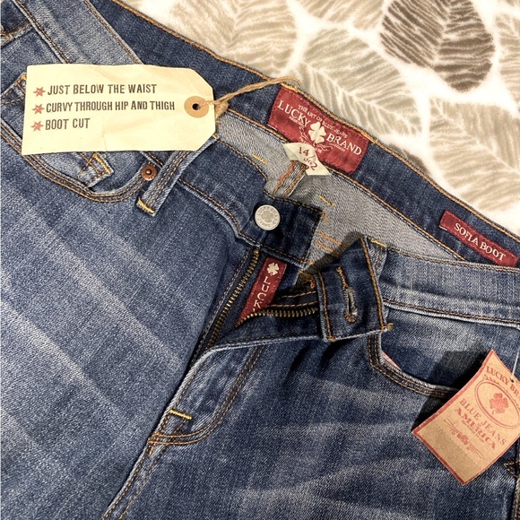 Lucky Brand medium wash boot cut jeans NWT - Picture 2 of 4